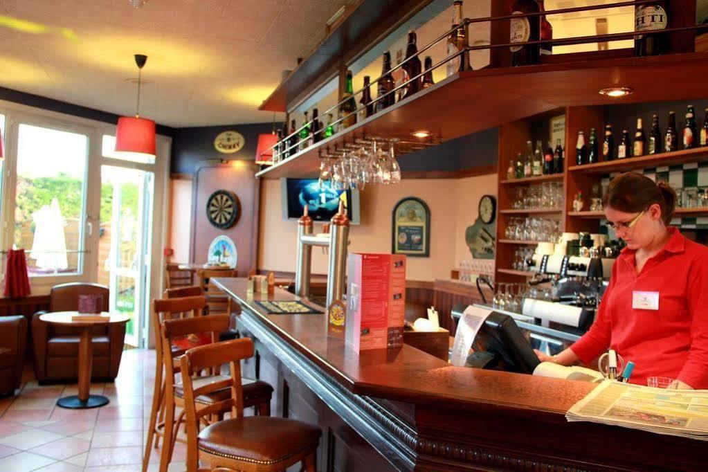 宜必思加莱汽车渡轮酒店 加来 外观 照片